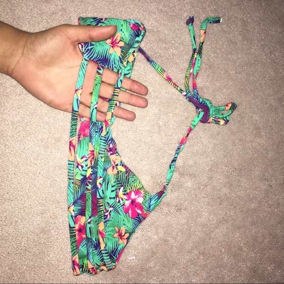 Floral Bikini Top - Picture 3 of 4